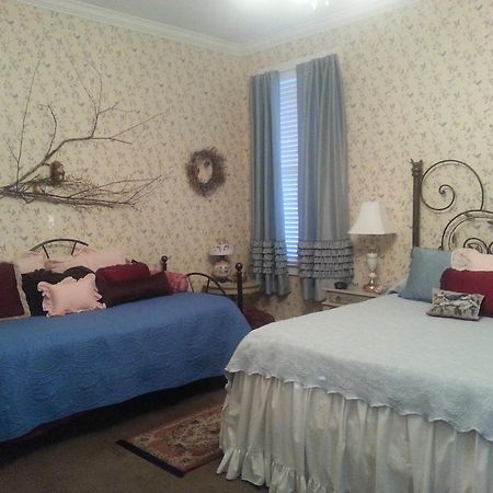 Holly House Of Hamilton Bed and Breakfast Δωμάτιο φωτογραφία
