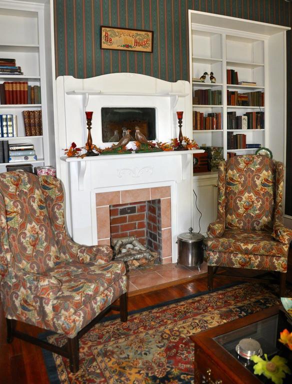 Holly House Of Hamilton Bed and Breakfast Εξωτερικό φωτογραφία